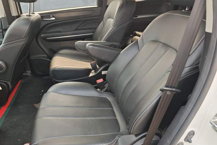 Used GAC Trumpchi M6 2019 270T Automatic Luxury Edition (7-seater) China V Standard Left Rear Seat