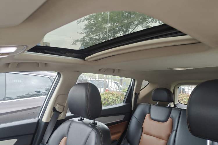 Used Geely Auto Vision X6 2018 1.4T CVT 4G Connected Luxury Version Headliner