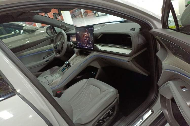 Used Denza N7 2023 with Ultra-Long Range
