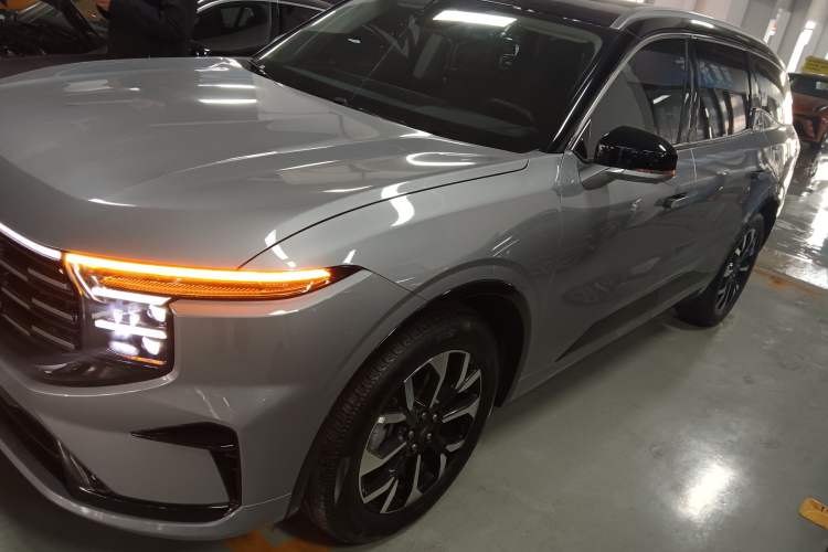 Used Ford Edge 2025 Ford Explorer L 2.0T EcoBoost E-Hybrid Four-Wheel-Drive 7-Seater Supreme Model
