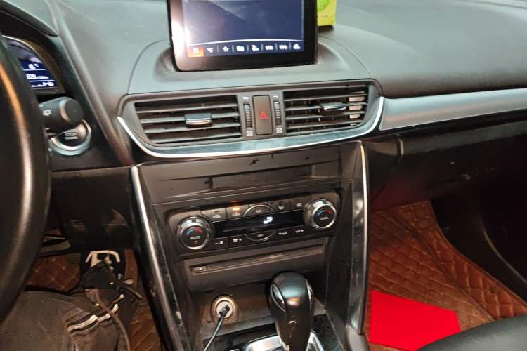 Used Mazda CX-4 2018 2.0L Automatic Two-Wheel Drive Blue Sky Premium Upgrade Version China V Standard