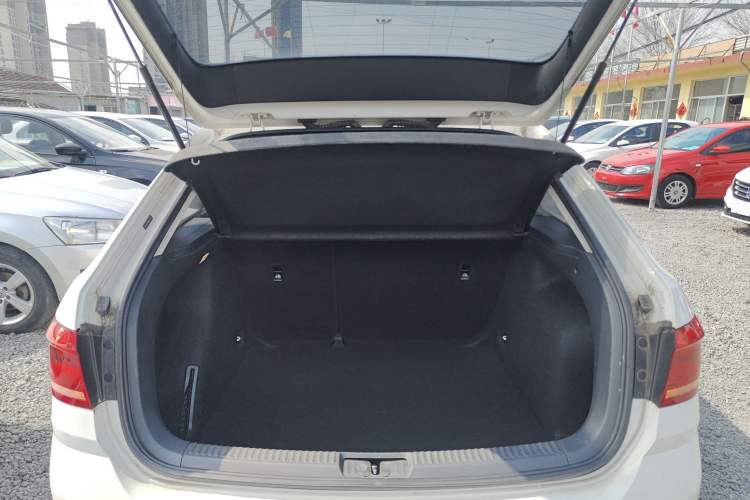 Used Volkswagen Gran Lavida 2015 1.6L Manual Comfort Edition
