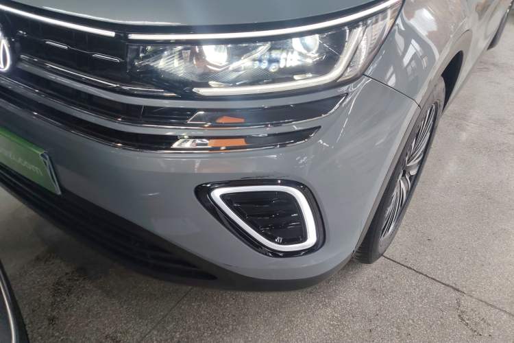 Used Volkswagen Tavendor 2023 330TSI Luxury Touring Edition
