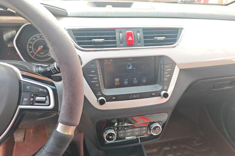 Used JAC Group Refine S2 2015 1.5L Manual Luxury Smart Model Audio And AC Panel