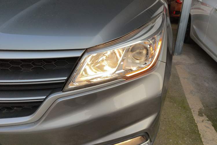 Used Baojun 730 2019 1.5T Manual Fashion Model 7-seater China VI