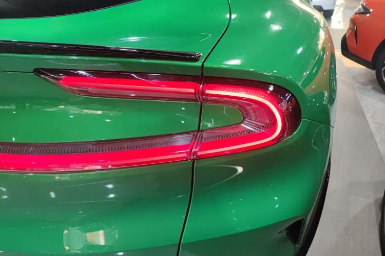 Used Xiaomi Auto YU7 2025 Ultra-Long Range High-Performance All-Wheel-Drive Max Edition Exterior 3