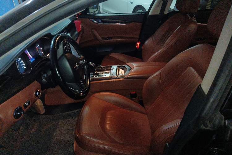 Used Maserati President 2013 3.0T Standard Model Left Front Seat