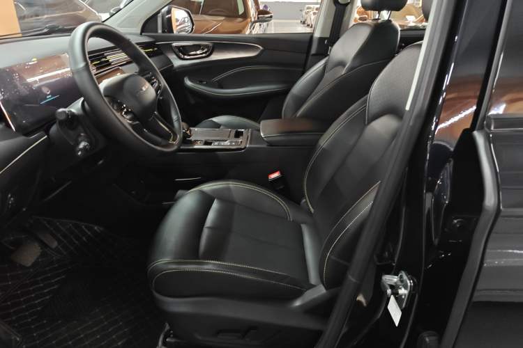 Used Roewe RX5 2023 PLUS 330TGI Automatic Trendsetting Smart Edition
