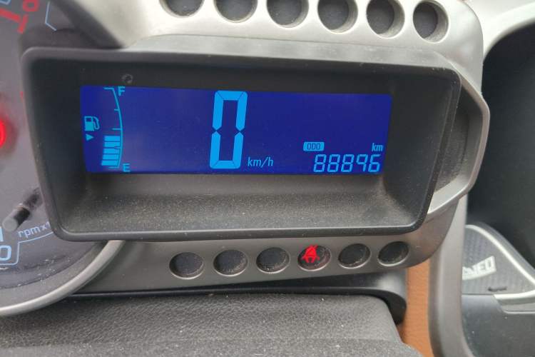 Used Chevrolet Aveo Sonic 2011 Sedan 1.4L MT SL
