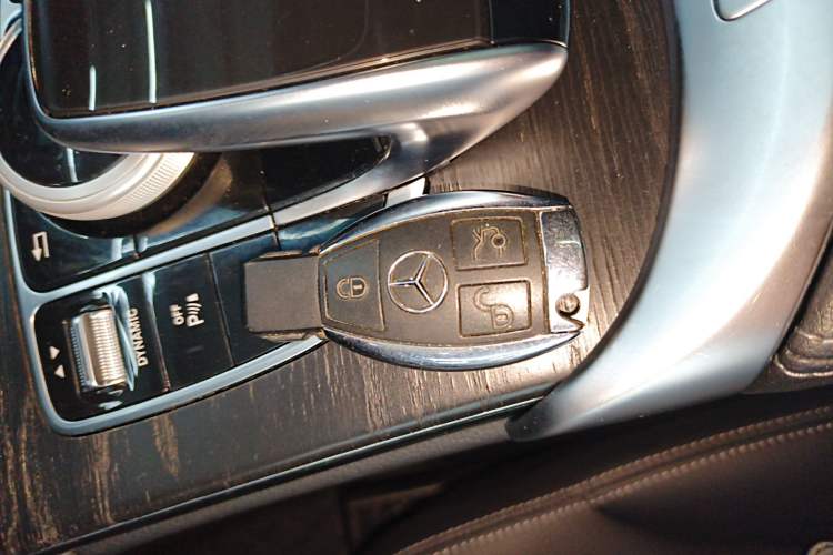 Used Mercedes-Benz C-Class 2018 C 200 L Sport Edition Vehicle Key