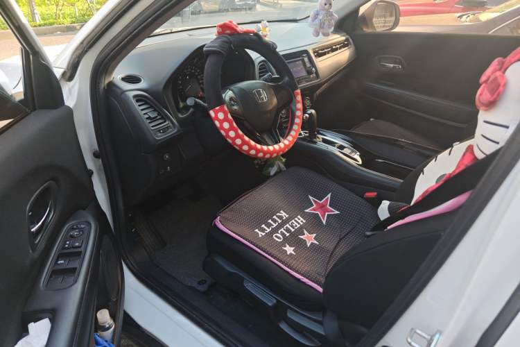 Used Honda Vezel 2015 1.5L CVT two-wheel drive Comfort trim Interior 3