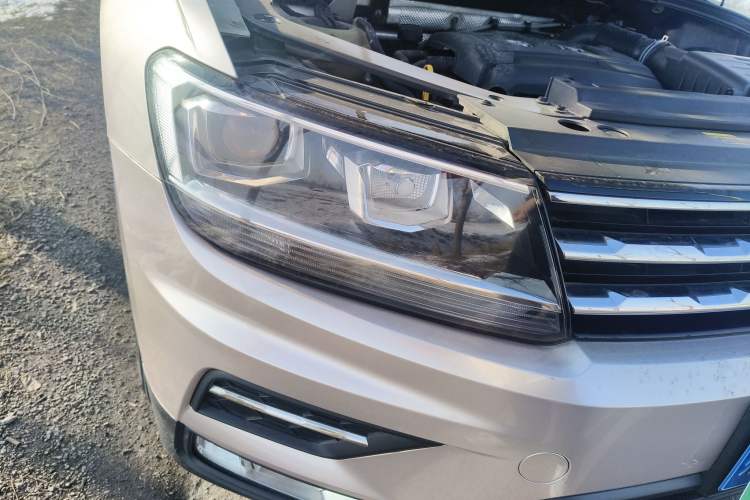 Used Volkswagen Tiguan L 2017 330TSI Automatic Two-Wheel Drive Luxury Edition Right Front Headlight