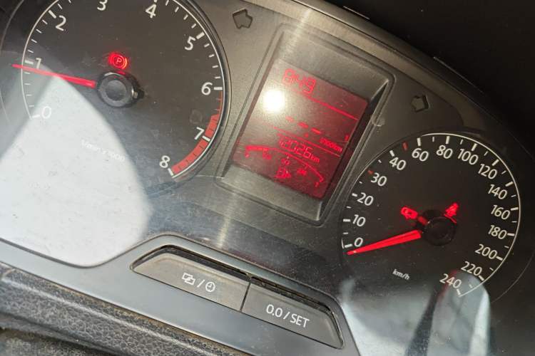 Used Volkswagen Jetta 2013 1.6L Manual Comfort Model Odometer Close Up