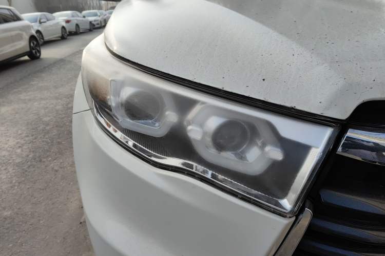 Used Toyota Highlander 2015 2.0T Two-Wheel Drive Luxury Edition 7 Seats
