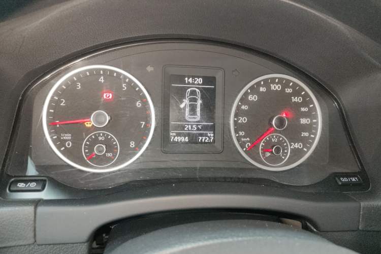 Used Volkswagen Tiguan L 2016 300TSI Manual Two-Wheel Drive Trend Edition