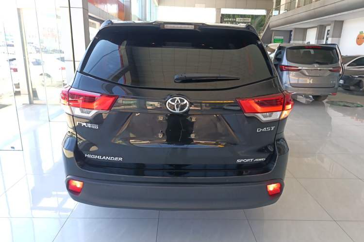 Used Toyota Highlander 2018 2.0T Four-Wheel Drive Luxury Version 7 Seats China VI Standard Rear