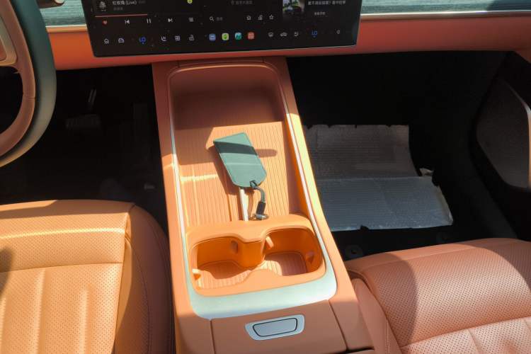 Used ONVO L60 2024 60 kWh Rear-Drive Version