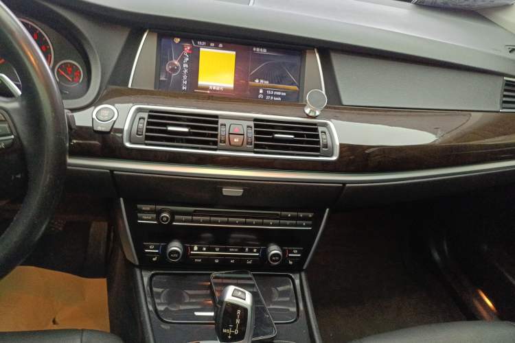 Used BMW 5 Series GT 2014 535i Leading Model