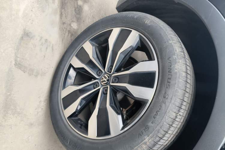 Used Volkswagen Tiguan L 2023 380TSI Automatic All-Wheel Drive R-Line Flagship 7-Seater Right Rear Wheel Hub