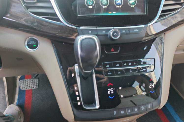 Used Buick GL8 2017 ES 28T Luxury Model China V Standard