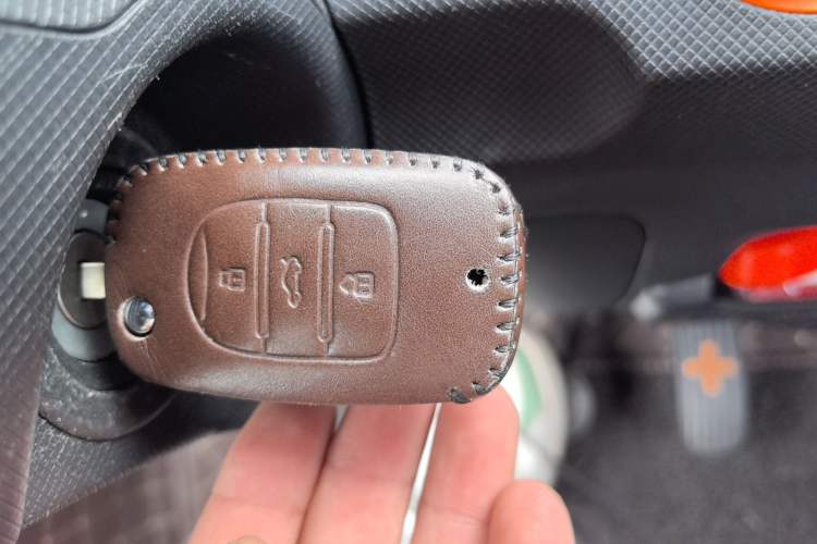 Used Wuling Hongguang MINIEV 2022 Easy Version Lithium Iron Phosphate Vehicle Key