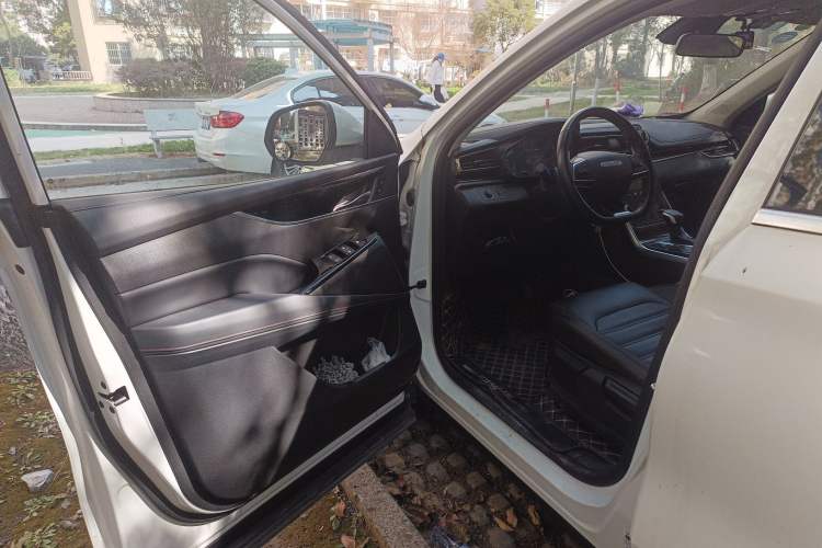 Used SAIC MAXUS D60 2019 1.5T Automatic Smart Enjoyment Version 6 Seats