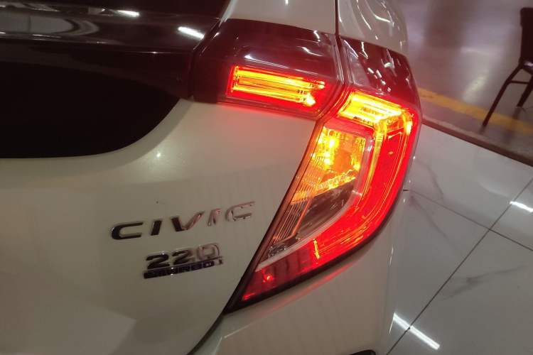 Used Honda Civic 2021 HATCHBACK 220TURBO CVT New Trendsetter