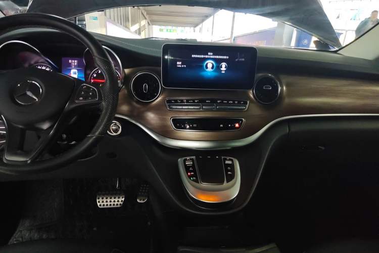 Used Mercedes-Benz V-Class 2020 V 260 L Long-wheelbase Luxury Edition