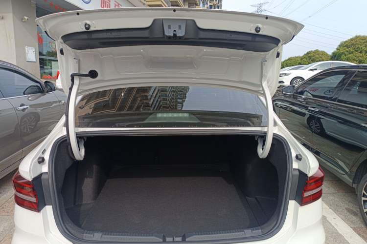 Used Volkswagen Lavida 2022 1.5L Automatic Comfort Edition
