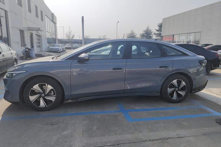 Used Volkswagen ID.7 VIZZION 2024 AIR model