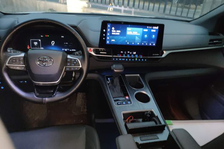 Used Toyota SIENNA 2021 2.5L Hybrid Ultimate Edition