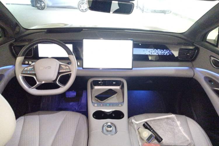 Used BYD Sealion 06 New Energy 2025 Model EV 605 Navigation Plus Edition Center Console