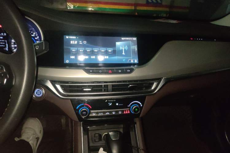 Used CHANGAN Eado 2018 High-Energy Edition 1.6L GDI Automatic Pioneer Model China V Standard
