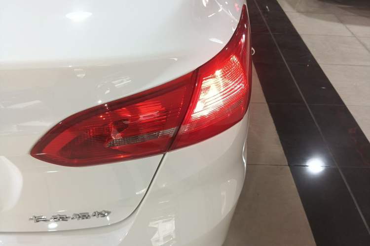 Used Ford Focus 2018 Sedan Classic 1.6L Automatic Comfort Plus Smart Drive Version