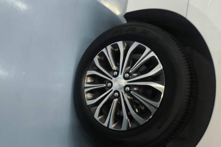 Used Buick GL8 2023 Facelifted Land Cruiser Executive Luxury Version