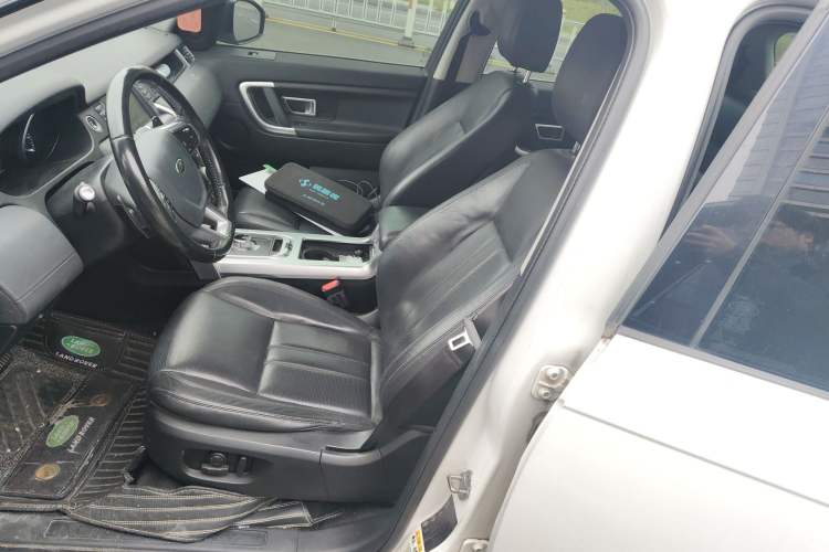 Used Land Rover Discovery Sport 2016 2.0T SE Left Front Seat