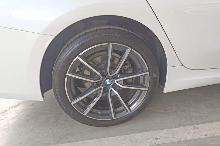 Used BMW 3 Series 2025 325Li M Sport Package Right Rear Wheel Hub