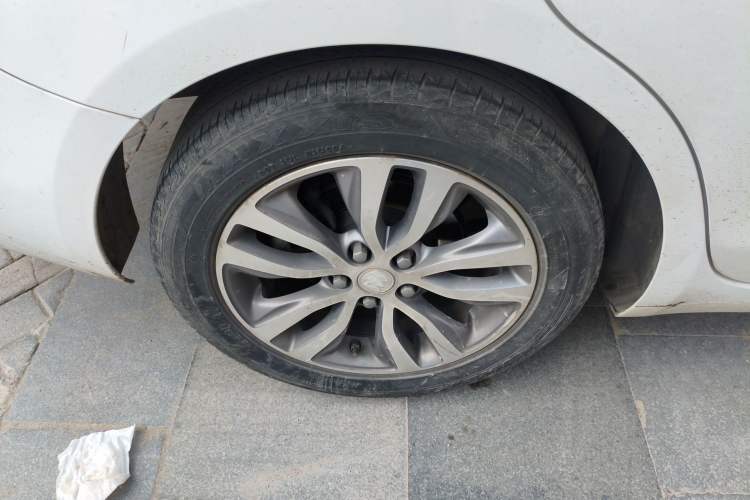 Used Buick GT 2021 1.3T Automatic Mild Hybrid Elite Version Right Rear Wheel Hub