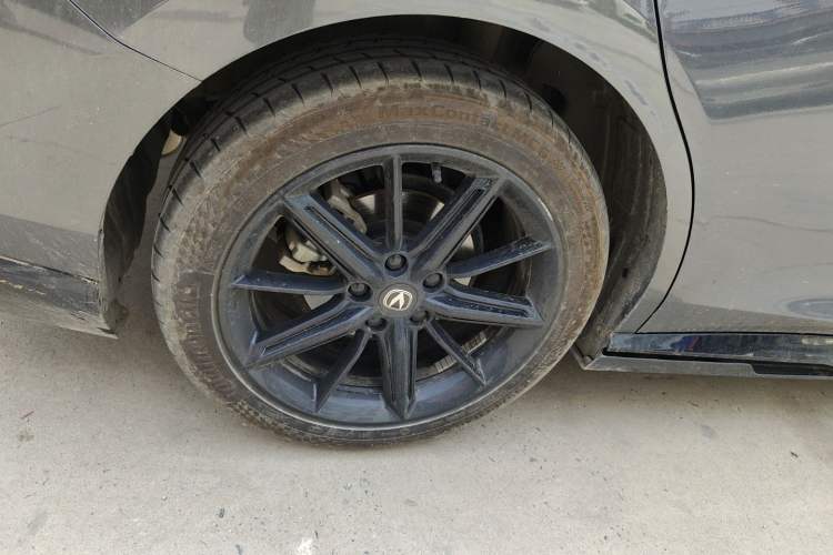 Used CHANGAN UNI-V 2023 1.5T Prestige Model
