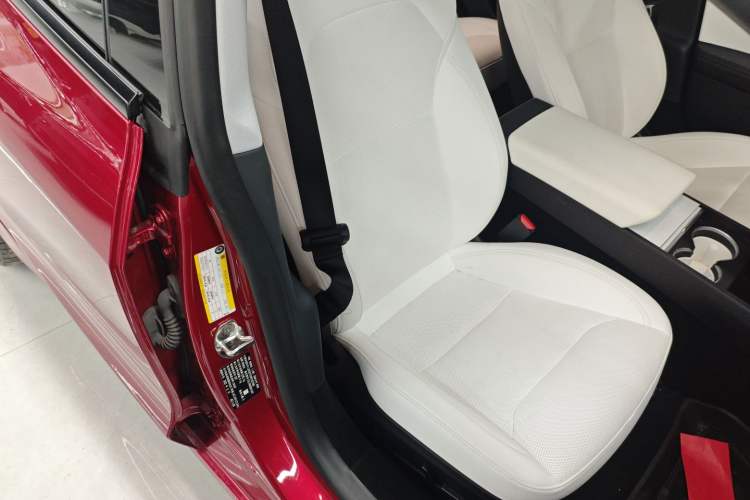 Used Tesla Model 3 2023 Rear-Wheel-Drive Version
