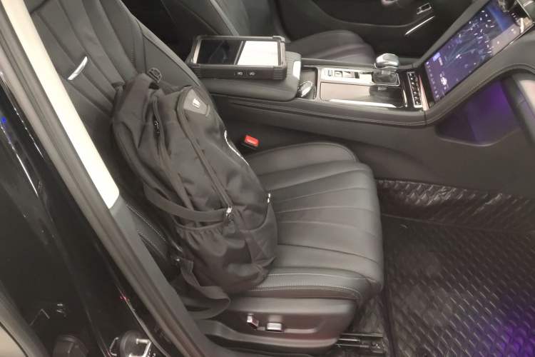 Used Hongqi H5 2024 2.0T Automatic Smart Connect Flagship Edition