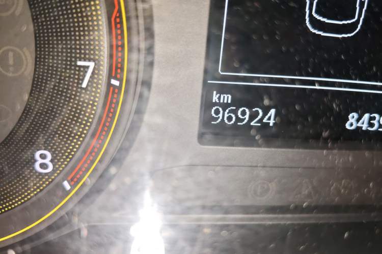 Used Volkswagen Lavida 2019 1.5L Automatic Comfort Edition China VI Standard Odometer Close Up