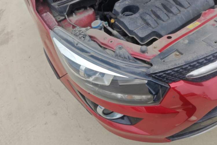 Used BAIC Senova X25 2015 1.5L Manual Elite Edition Right Front Headlight