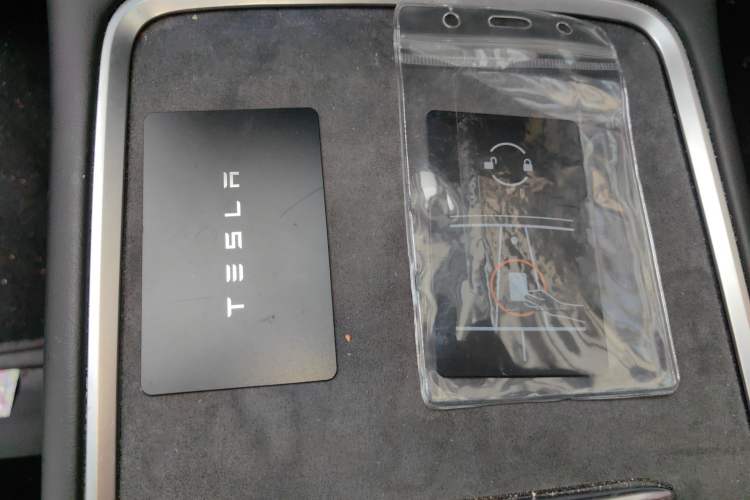 Used Tesla Model Y 2022 Revised Version Rear-Wheel Drive Vehicle Key