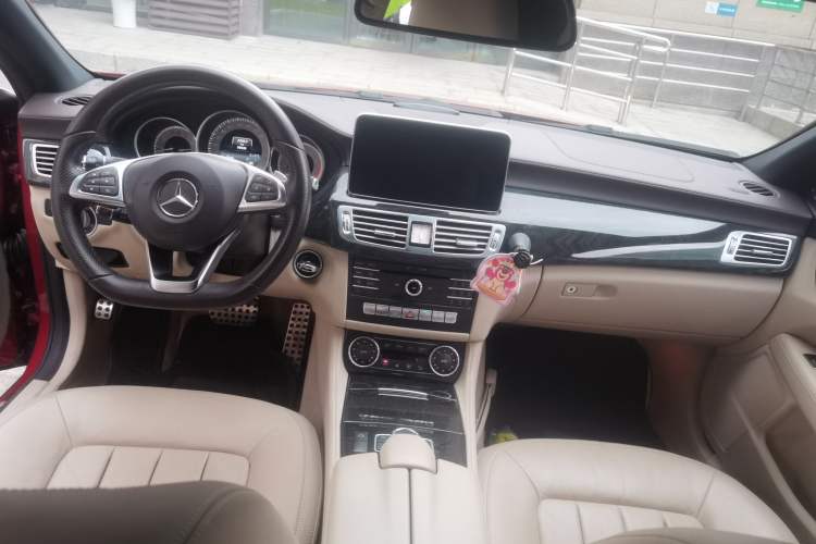 Used Mercedes-Benz CLS 2017 CLS 320 Elegant Edition Center Console