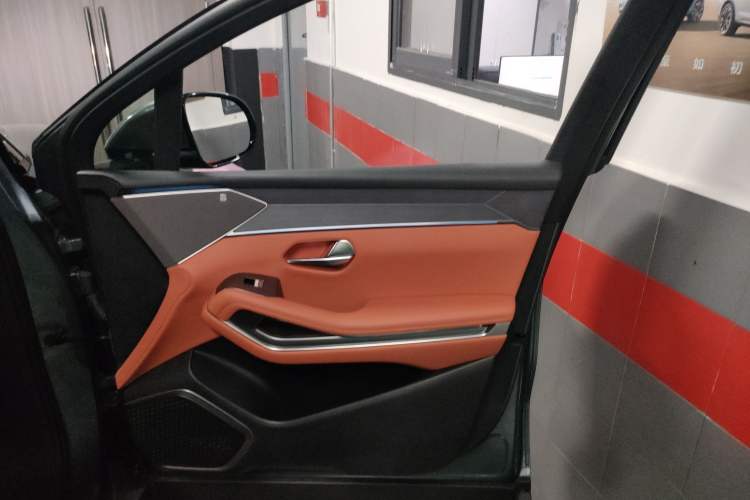 Used BYD Tang L 2025 DM 175KM Drone Player Edition