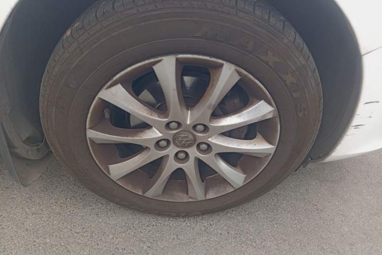 Used Buick GT 2014 XT 1.6L Automatic Fashion Edition Right Front Wheel Hub