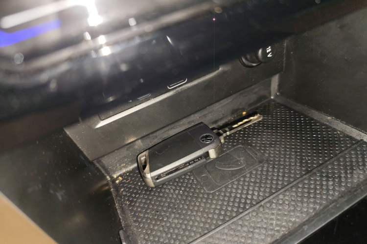 Used Volkswagen Tiguan L 2023 330TSI Automatic Two-Wheel Drive R-Line Flagship Edition