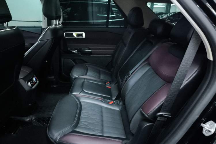 Used Ford Explorer 2023 EcoBoost 285 Four-Wheel Drive Titanium Edition 7-Seater
