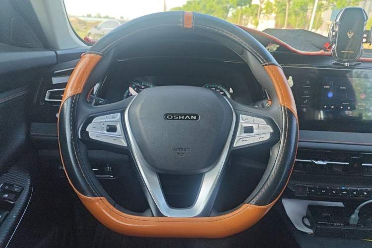 Used CHANGAN OSHAN X7 PLUS 2022 1.5T Manual Luxury Version
